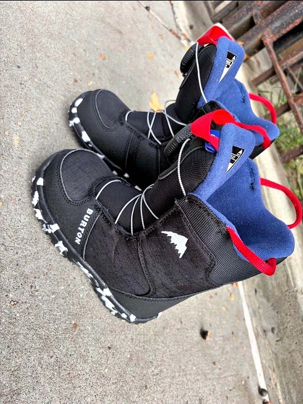K2 Grom BOA Kids Snowboard Boots US 12C Black Blue